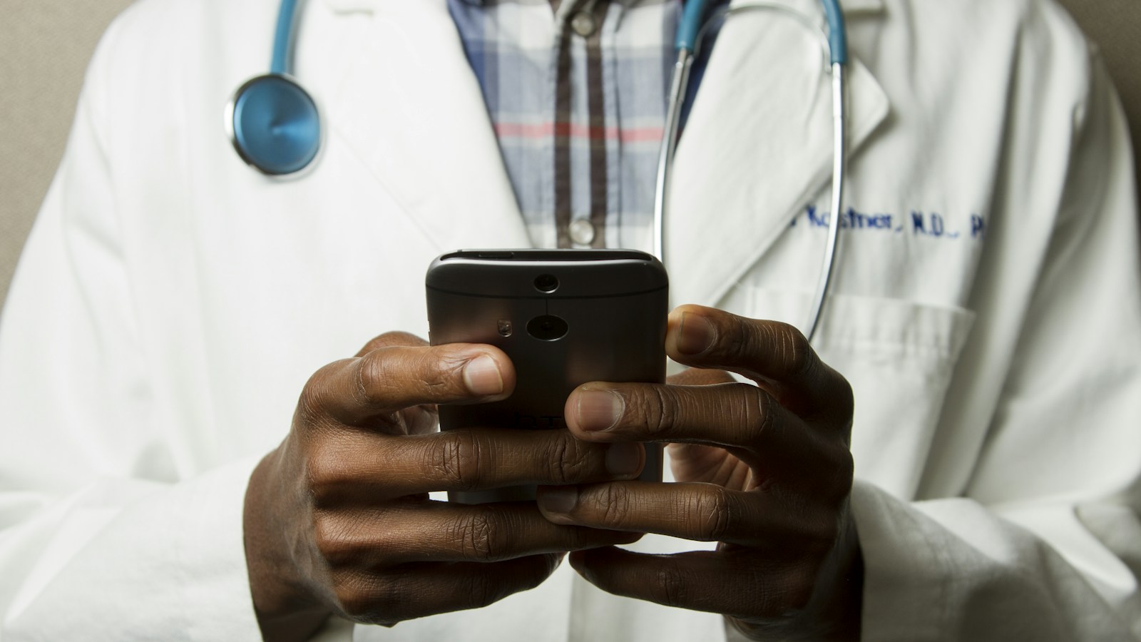 Payroll Software for Dental & Medical Practices (2026): Healthcare Compliance Guide